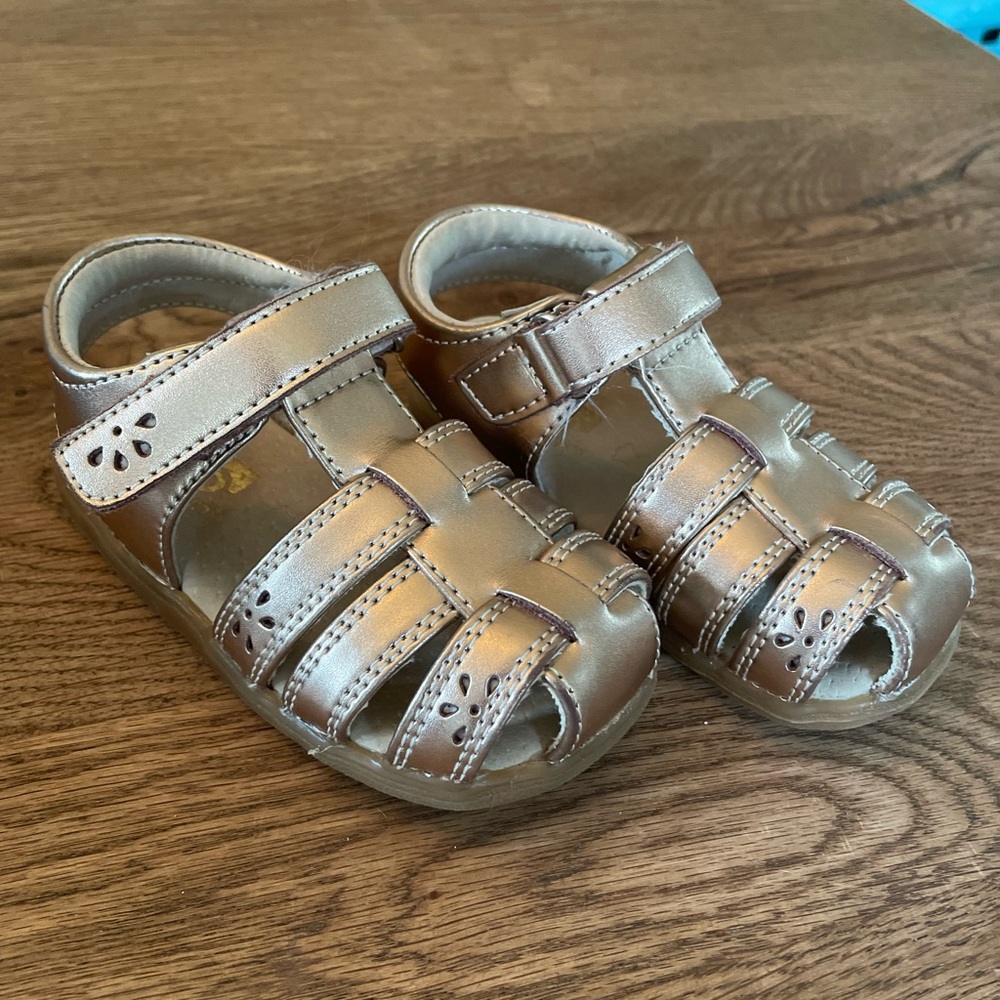 Like new See Kai Run Gloria Sandals. Size 21. Rose gold.